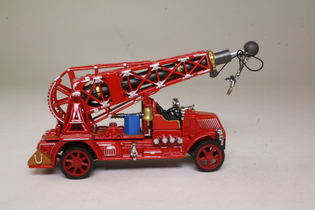 Matchbox Collectibles YYM37633; 1920 Mack AC Fire Engine; Water Tower Truck